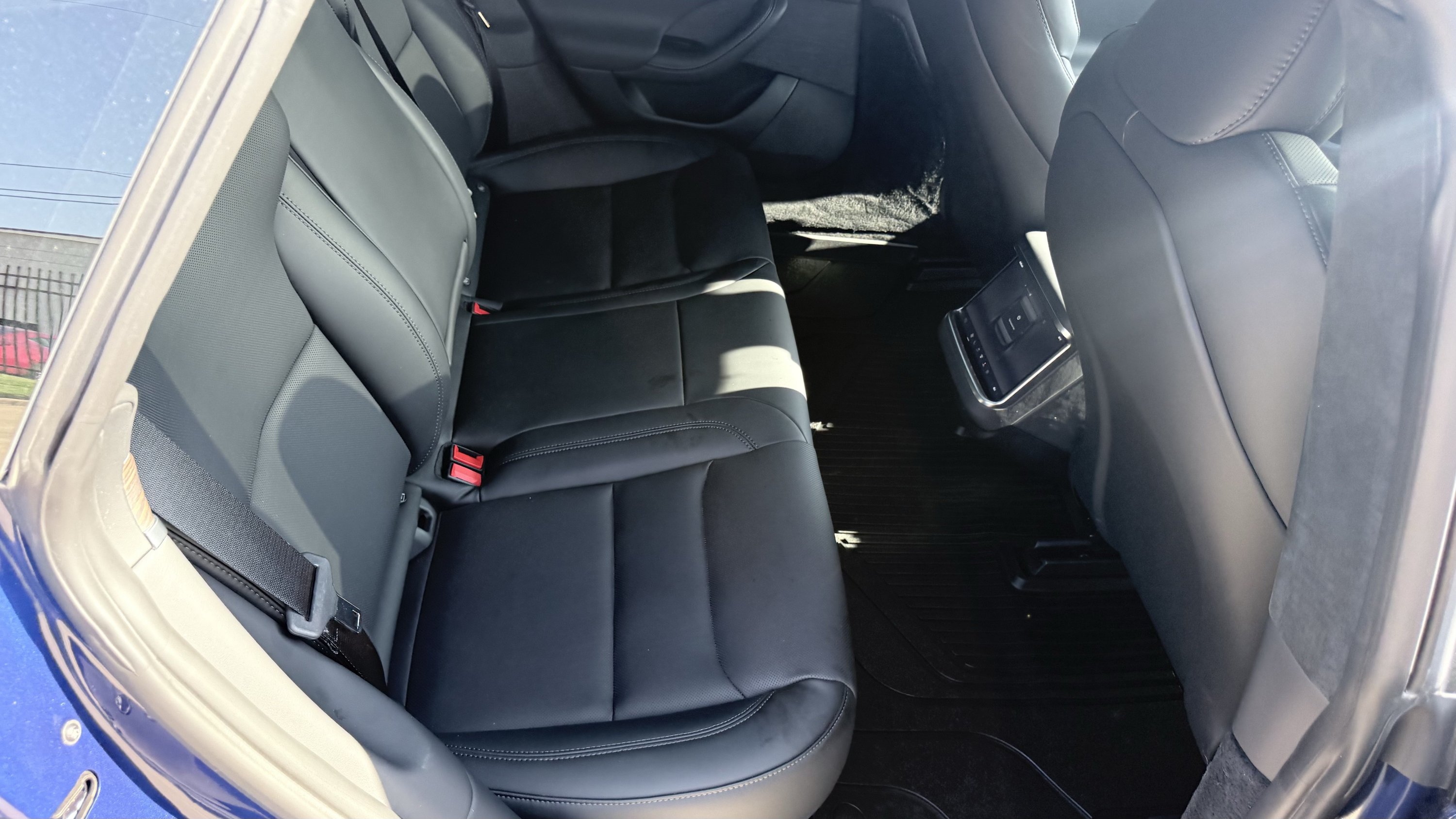 Used 2025 Tesla Model S AWD/4WD image 40