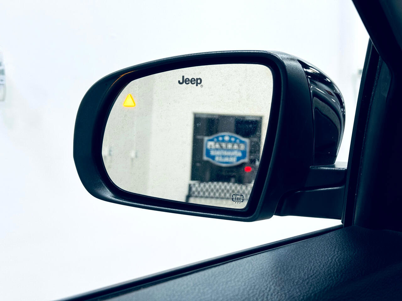 Used 2024 Jeep Compass Latitude image 28