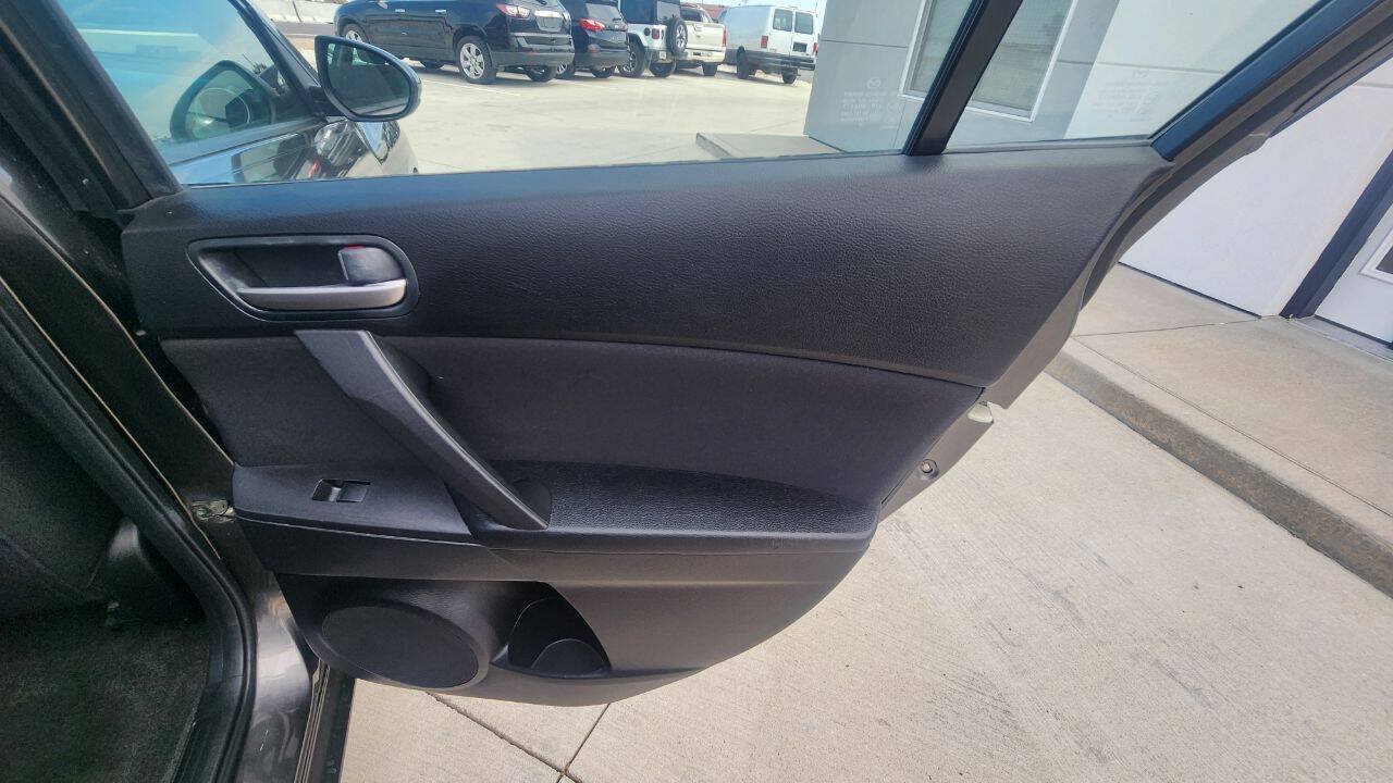 Used 2010 MAZDA MAZDA3 i Touring FWD image 20