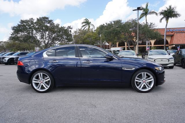 Used 2018 Jaguar XE Prestige image 12