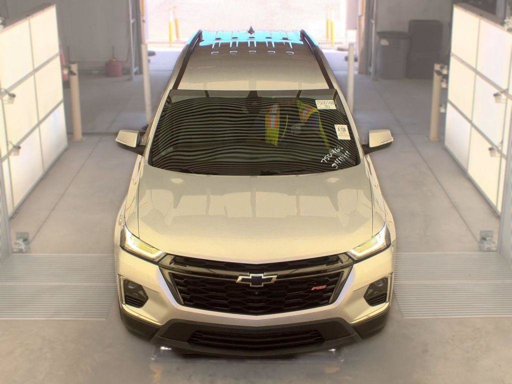 Used 2022 Chevrolet Traverse RS FWD image 2