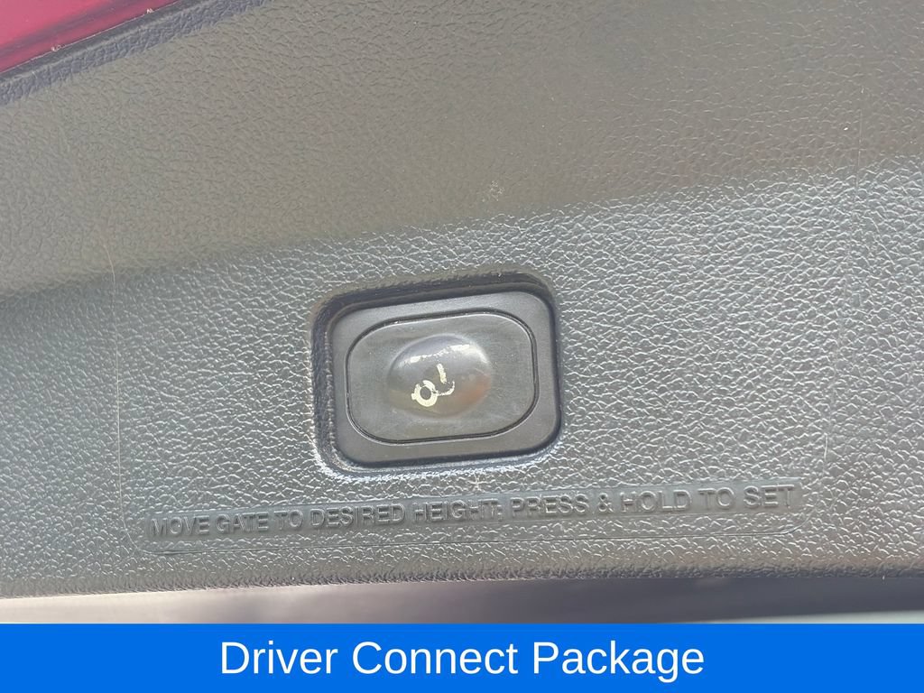 Used 2019 Ford Explorer XLT w/ Equipment Group 202A AWD/4WD image 9