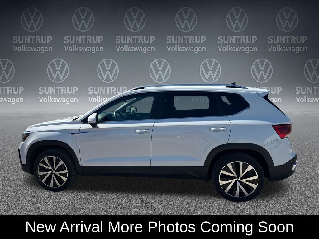 Used 2023 Volkswagen Taos SE FWD image 3