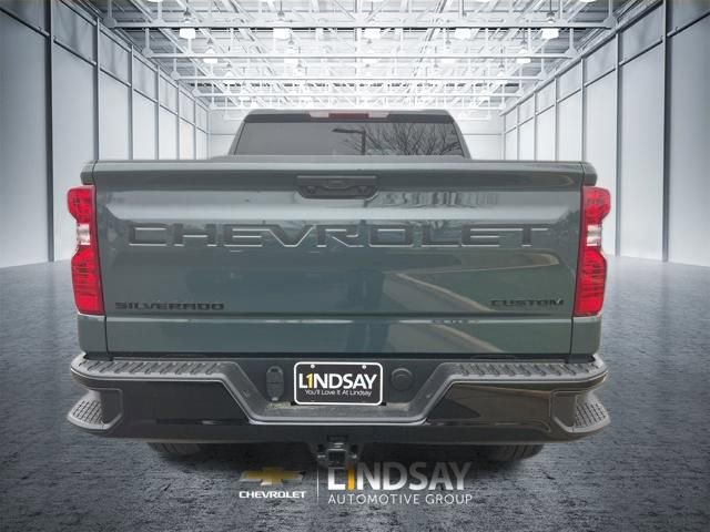New 2026 Chevrolet Silverado 1500 Custom Trail Boss w/ LPO, Dark Essentials Package AWD/4WD image 5