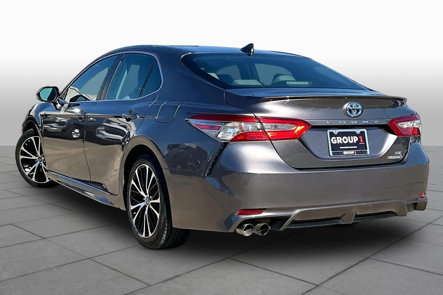 Used 2019 Toyota Camry SE FWD image 12