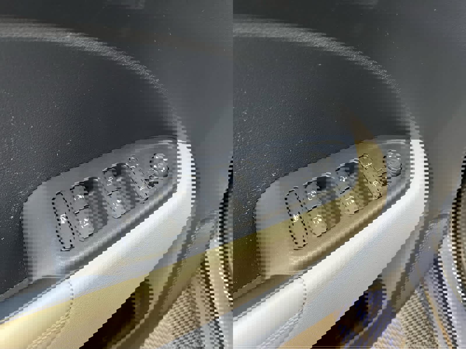 Used 2021 Hyundai Venue image 17