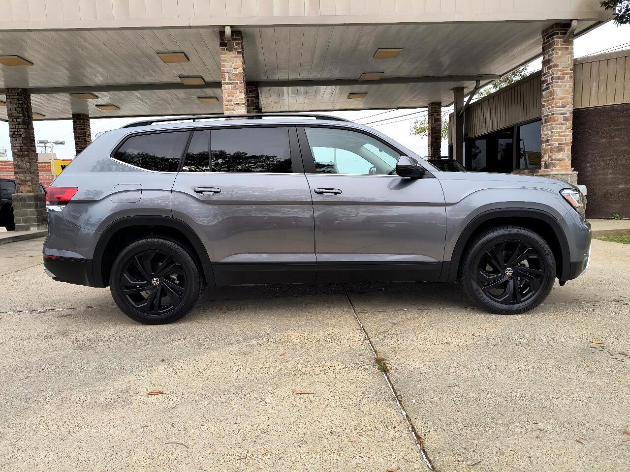 Used 2022 Volkswagen Atlas SE image 9