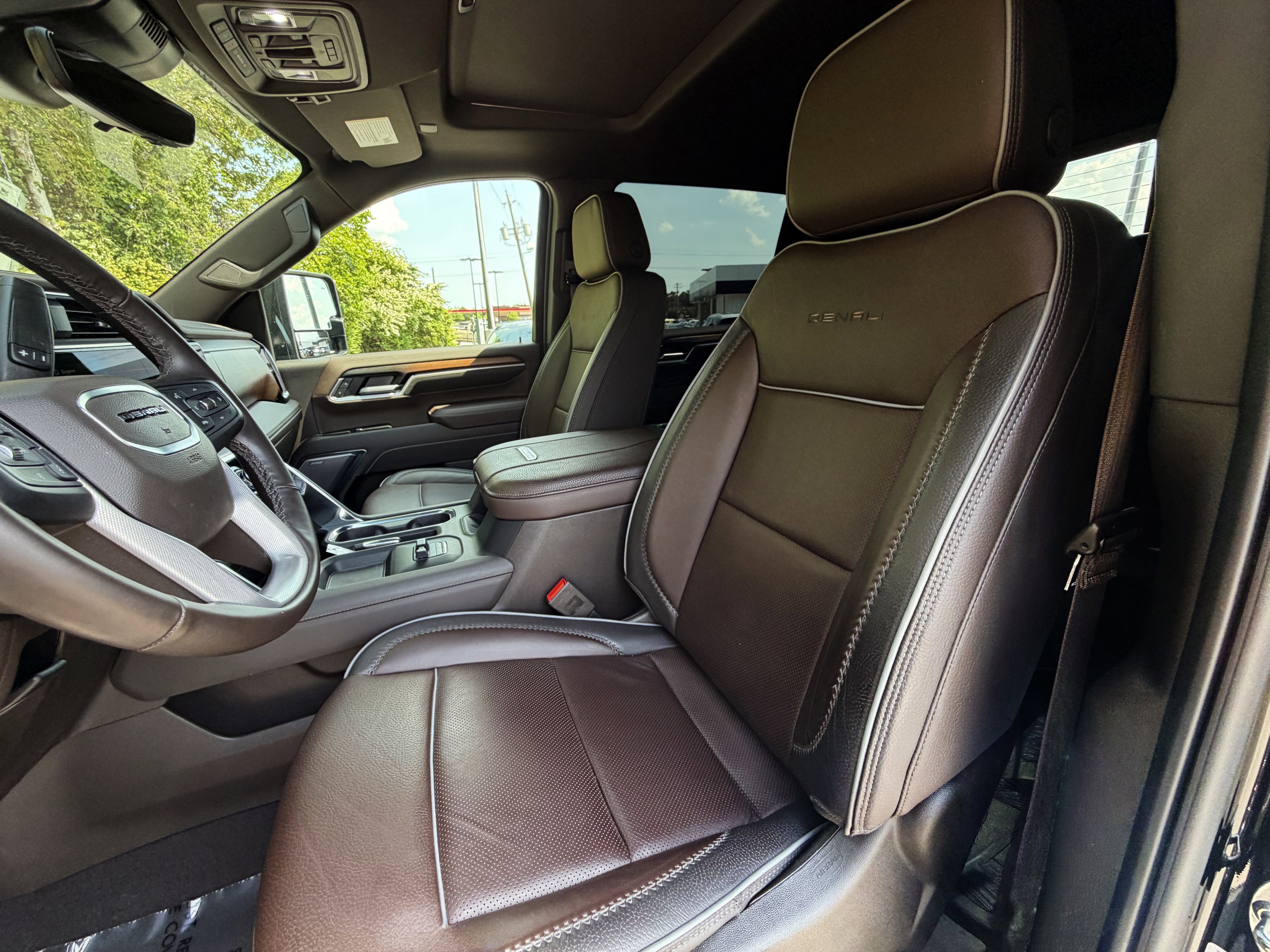 Used 2025 GMC Sierra 3500 Denali w/ Denali Reserve Package AWD/4WD image 19