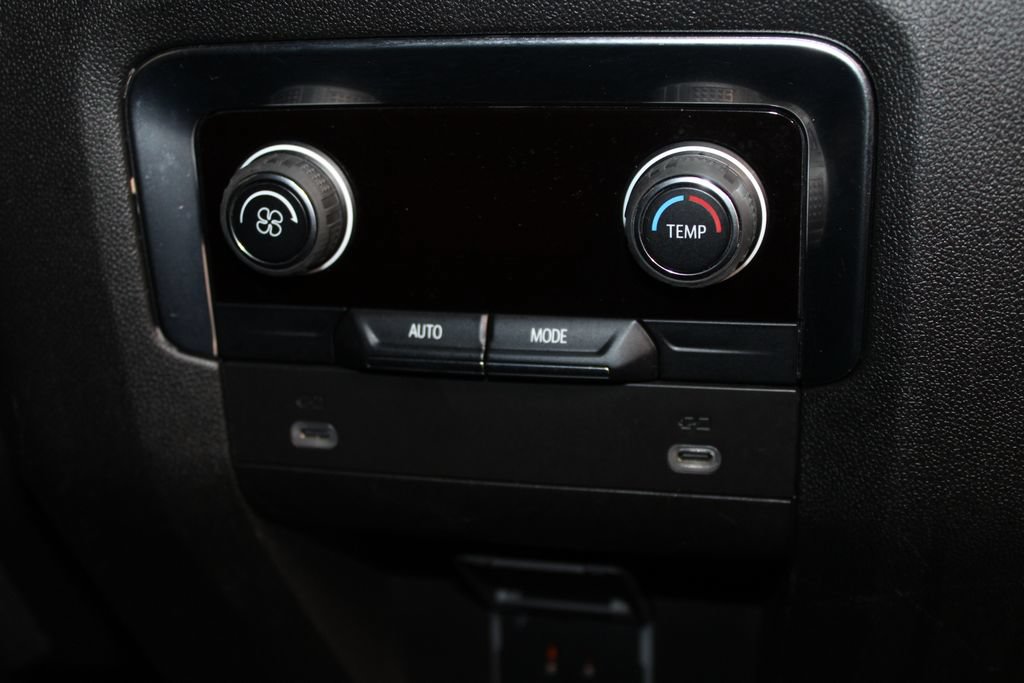 Used 2024 Chevrolet Tahoe LT RWD image 35