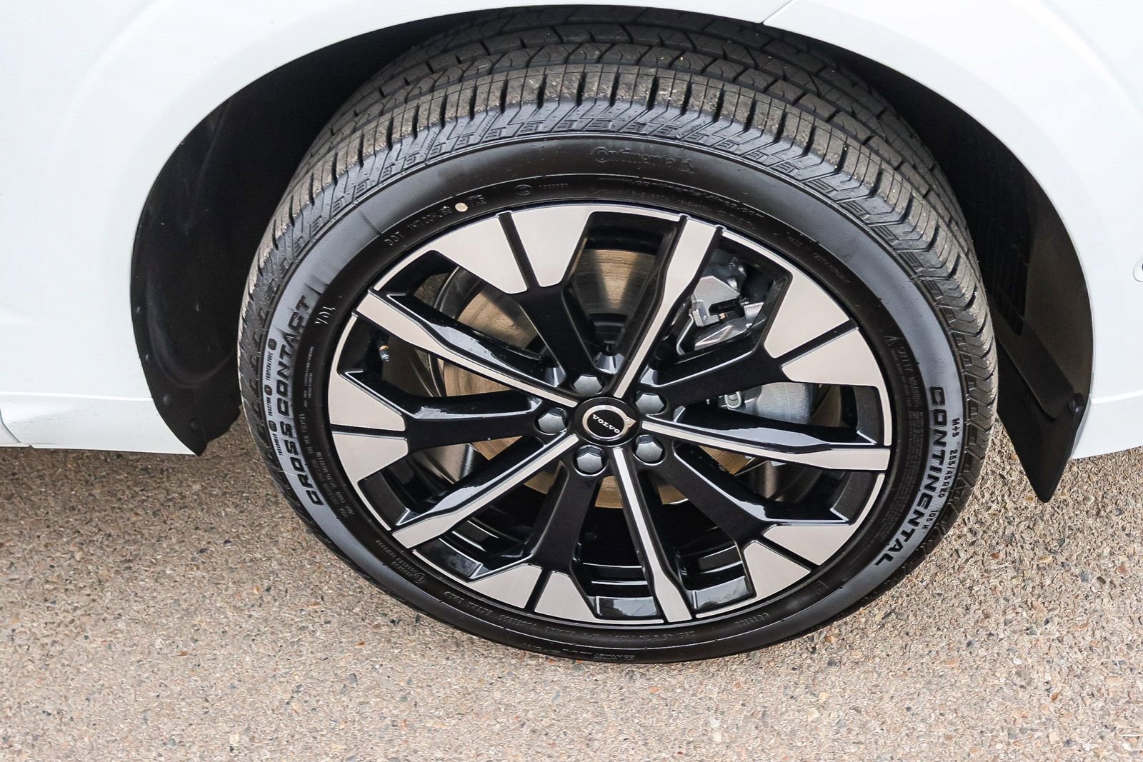 New 2026 Volvo XC60 T8 Plus w/ Climate Package image 14