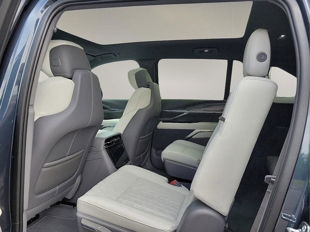 New 2025 Cadillac Escalade IQ Sport 1 w/ LPO, ONYX Package image 8