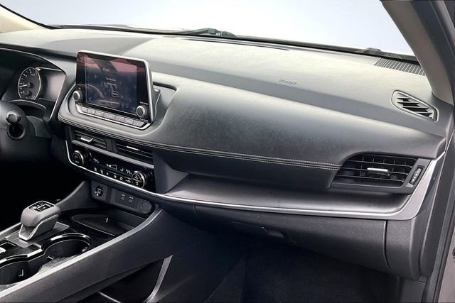 Used 2024 Nissan Rogue SV image 26