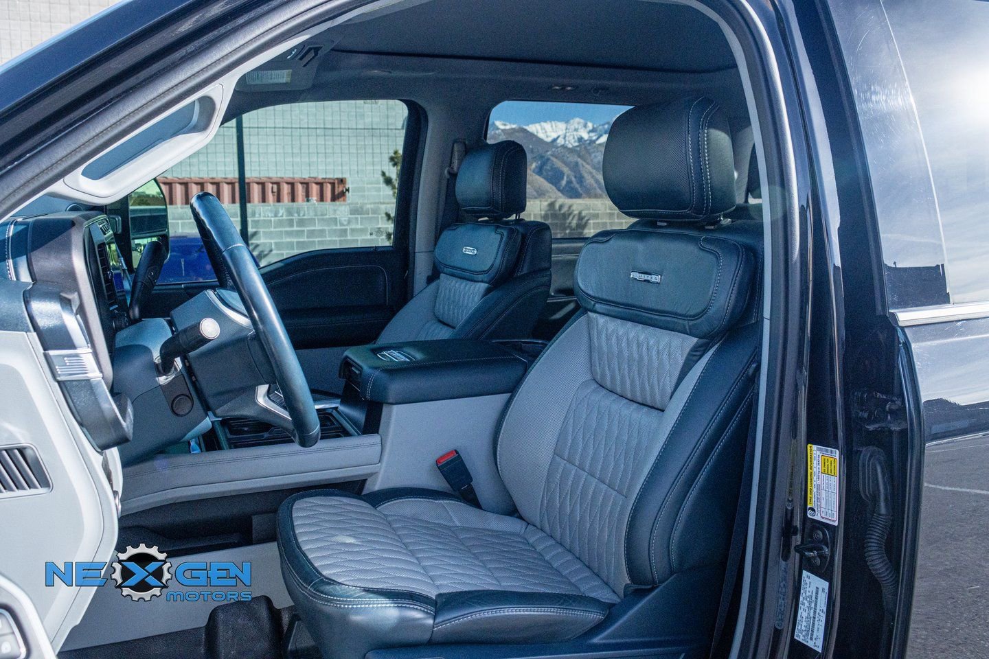 Used 2023 Ford F350 Limited w/ FX4 Off-Road Package image 21