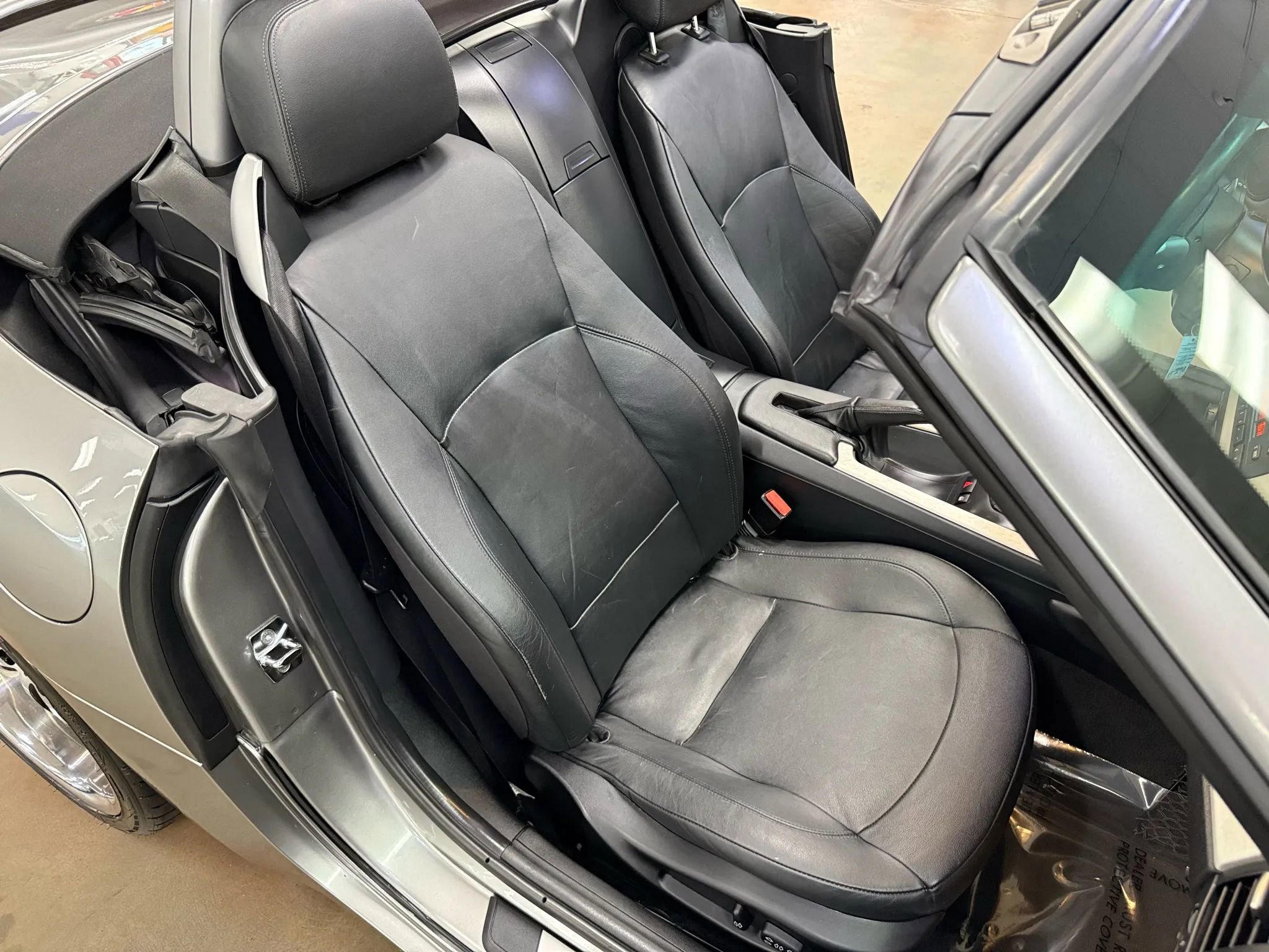 Used 2005 BMW Z4 2.5i image 15