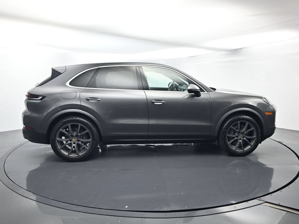 Certified 2024 Porsche Cayenne AWD/4WD image 16