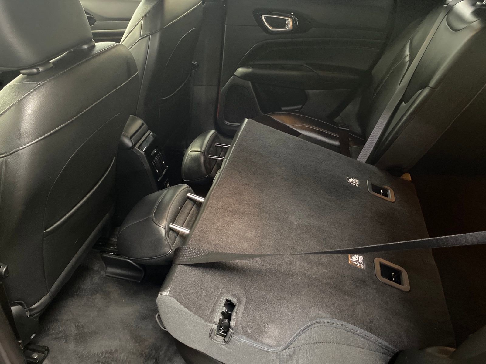 Used 2023 Jeep Compass Limited image 28