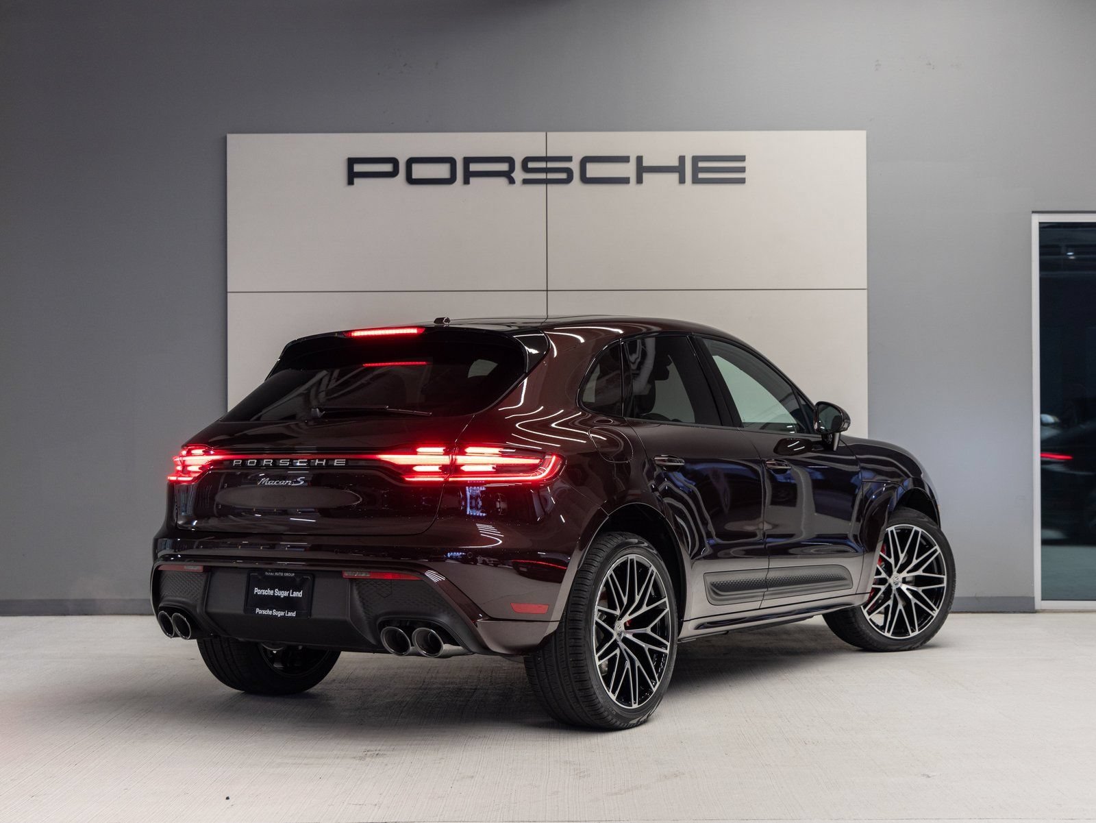 Certified 2026 Porsche Macan S AWD/4WD image 7