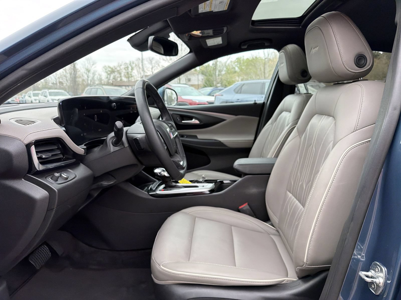 Used 2024 Buick Envista Avenir FWD image 11