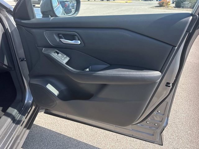 Used 2025 Nissan Rogue SV FWD image 23