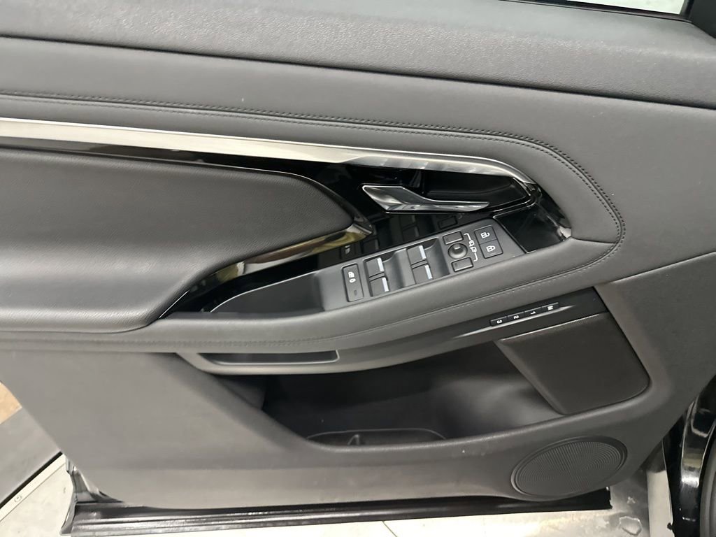 Used 2023 Land Rover Range Rover Evoque R-Dynamic SE image 11