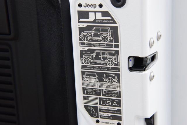 Used 2024 Jeep Wrangler Rubicon image 25