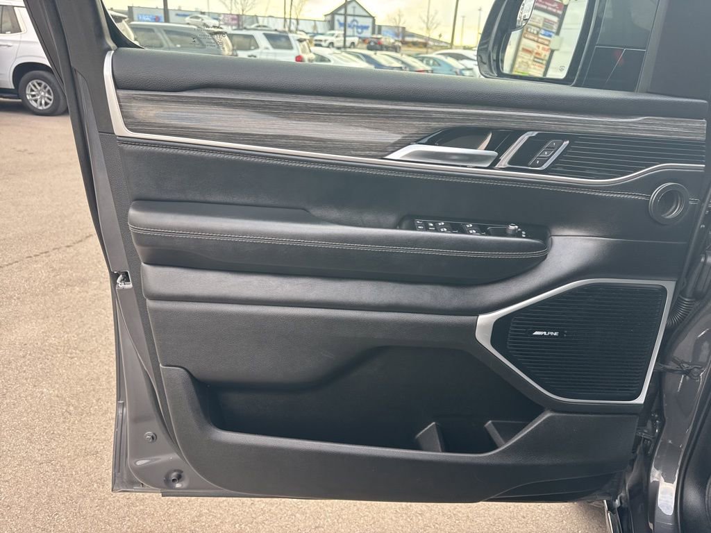 Used 2022 Jeep Wagoneer Series III w/ Flexible Seating Group image 10