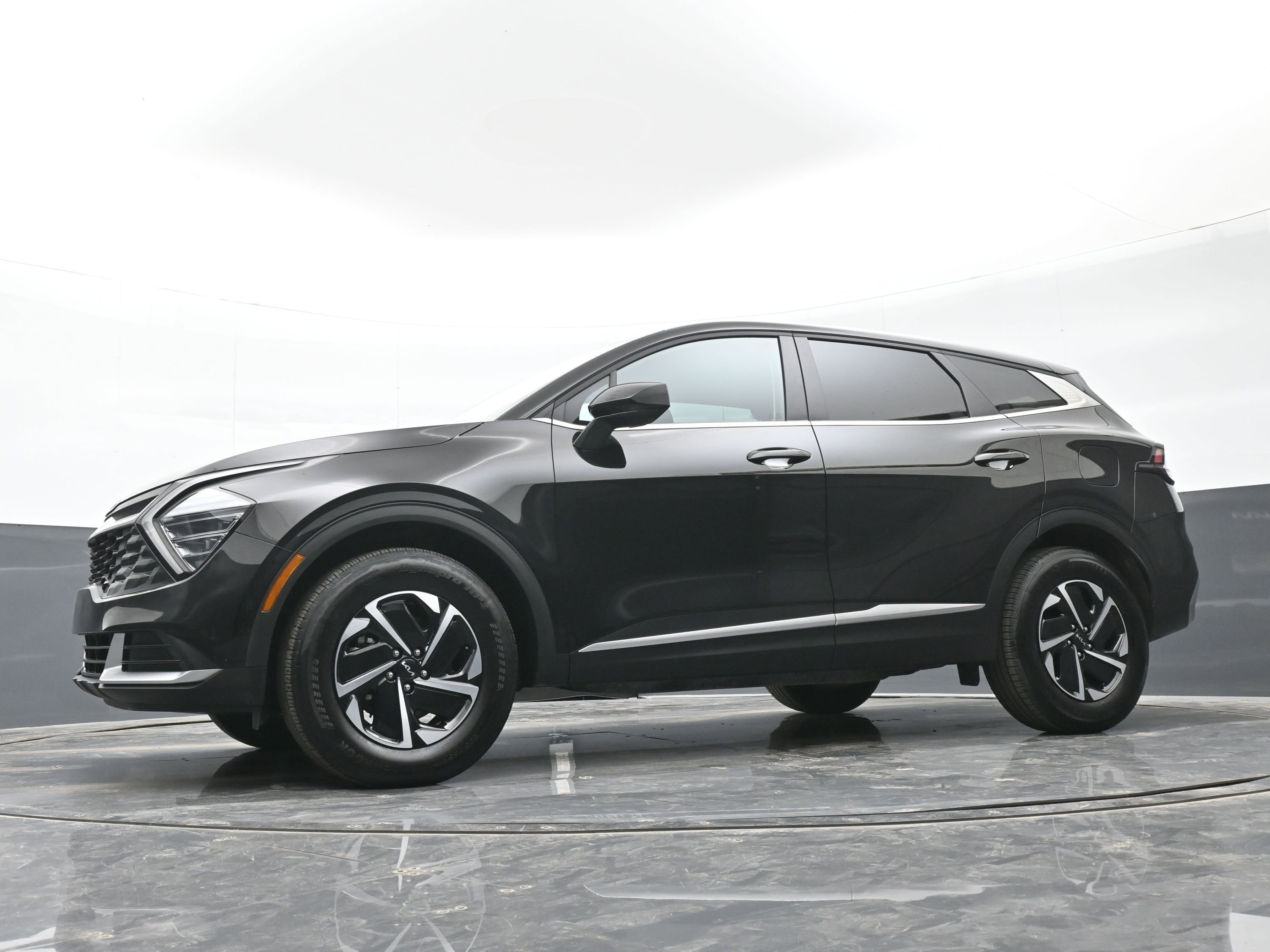 Used 2025 Kia Sportage LX image 33