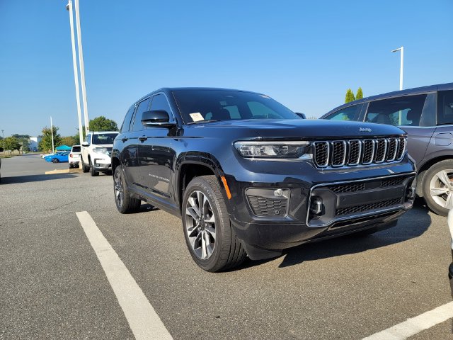 Used 2023 Jeep Grand Cherokee Overland w/ Rear Seat Video Group I RWD image 2