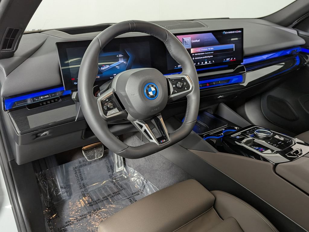 Used 2025 BMW i5 xDrive40 w/ M Sport Package AWD/4WD image 17