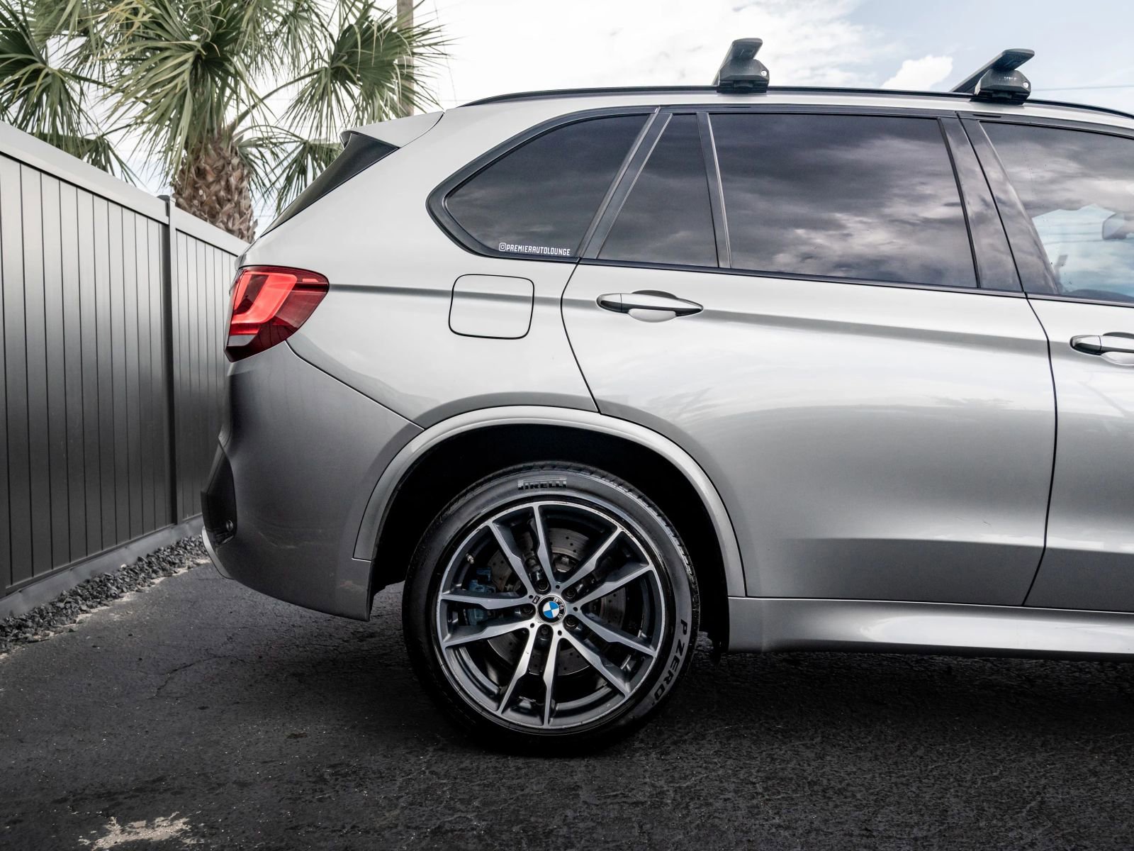 Used 2017 BMW X5 M image 11