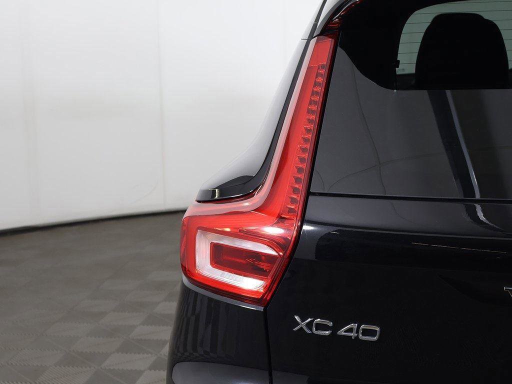 Used 2023 Volvo XC40 B5 Plus w/ Protection Package Premier image 19