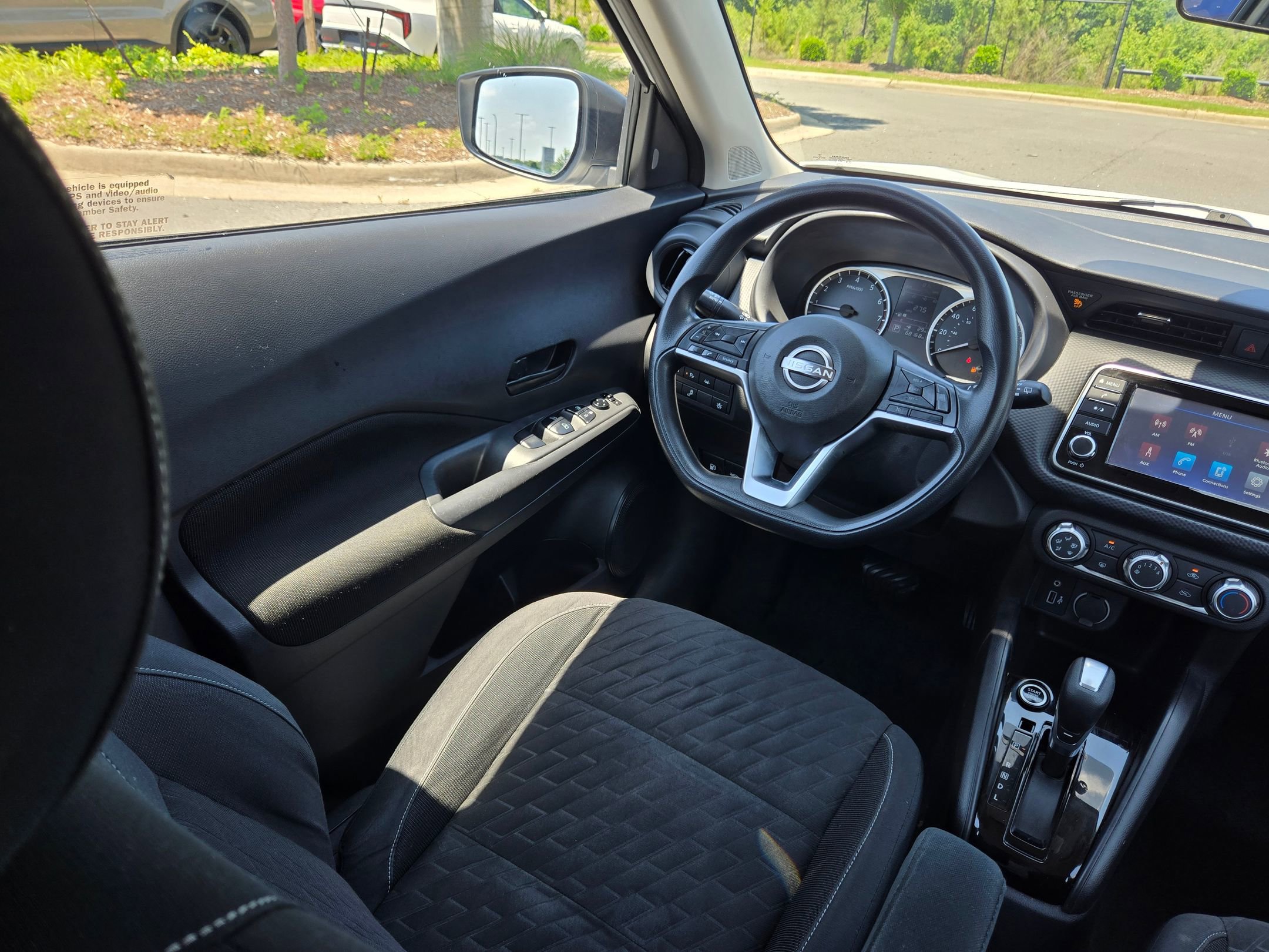 Used 2022 Nissan Kicks S FWD image 9