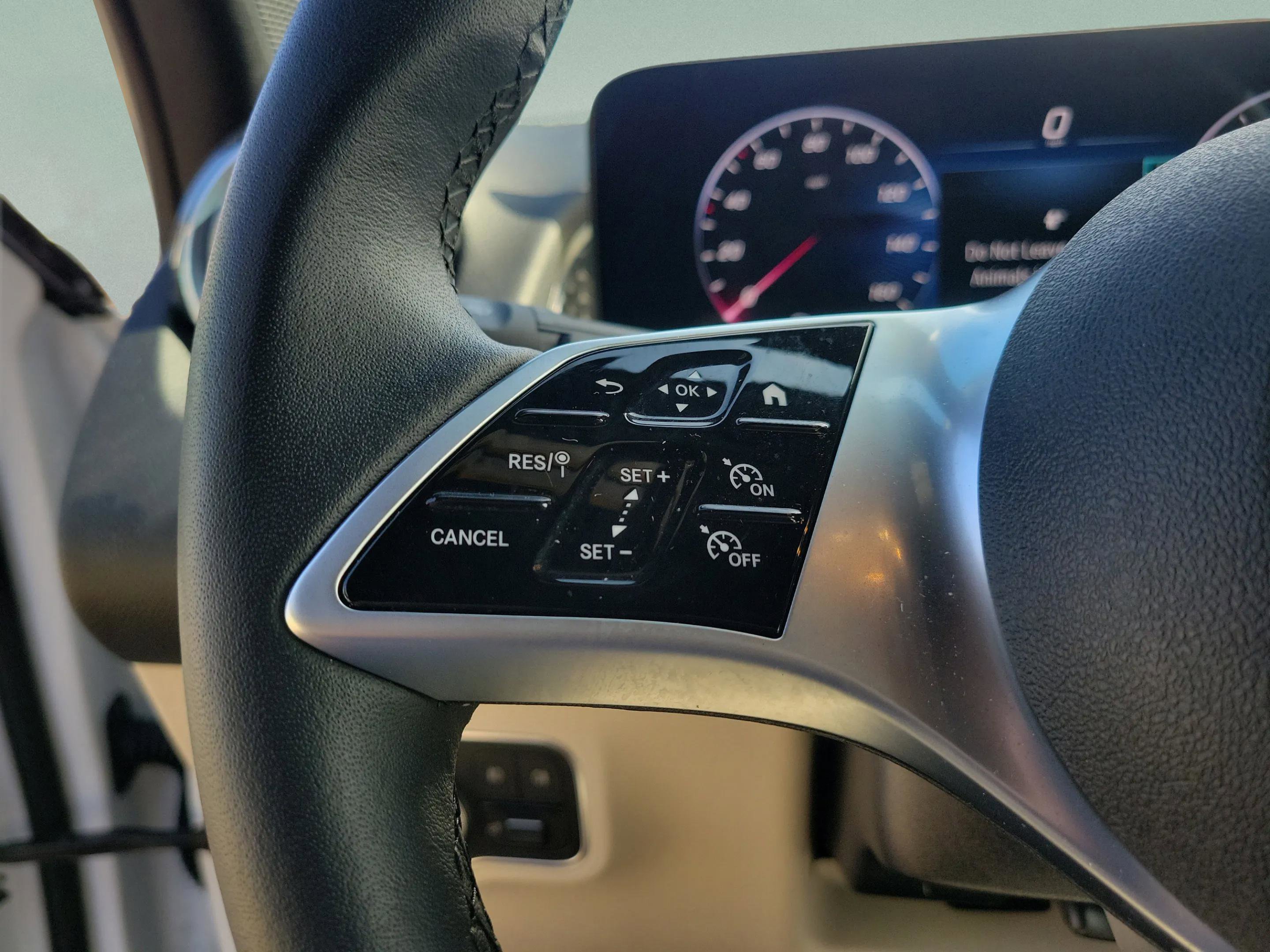 Certified 2025 Mercedes-Benz GLB 250 image 32