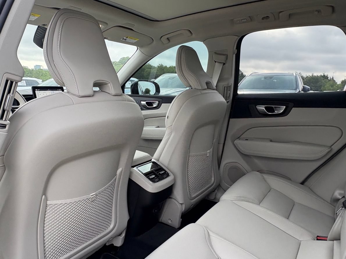 New 2026 Volvo XC60 B5 Ultra w/ Protection Package Premier AWD/4WD image 21