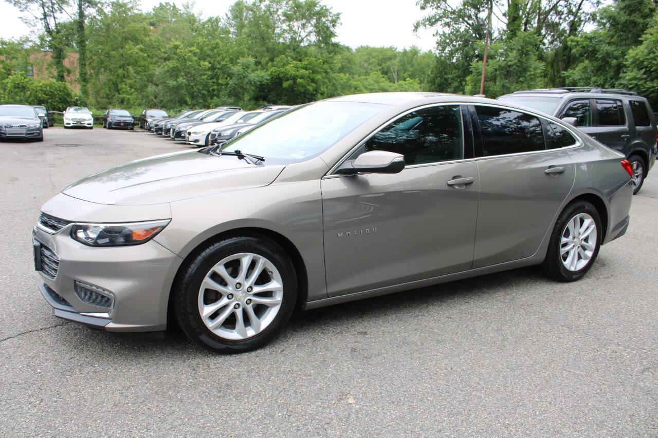 Used 2017 Chevrolet Malibu LT w/ Leather Package FWD image 13