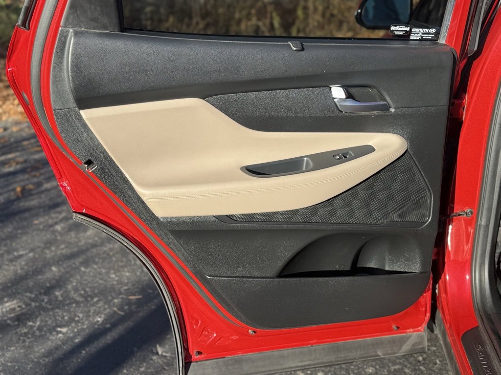 Used 2021 Hyundai Santa Fe SEL w/ Convenience Package image 16