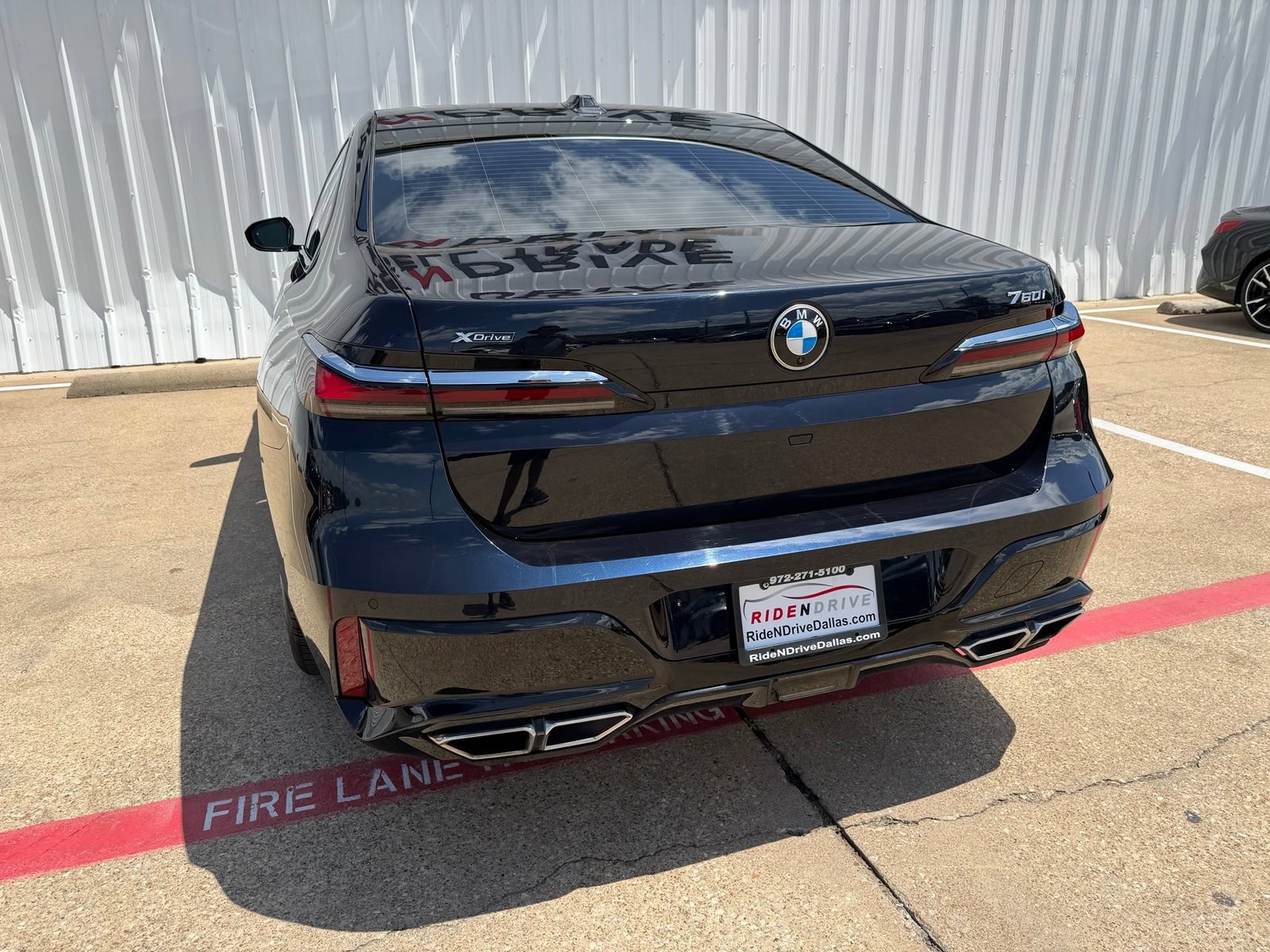 Used 2023 BMW 760i xDrive AWD/4WD image 4