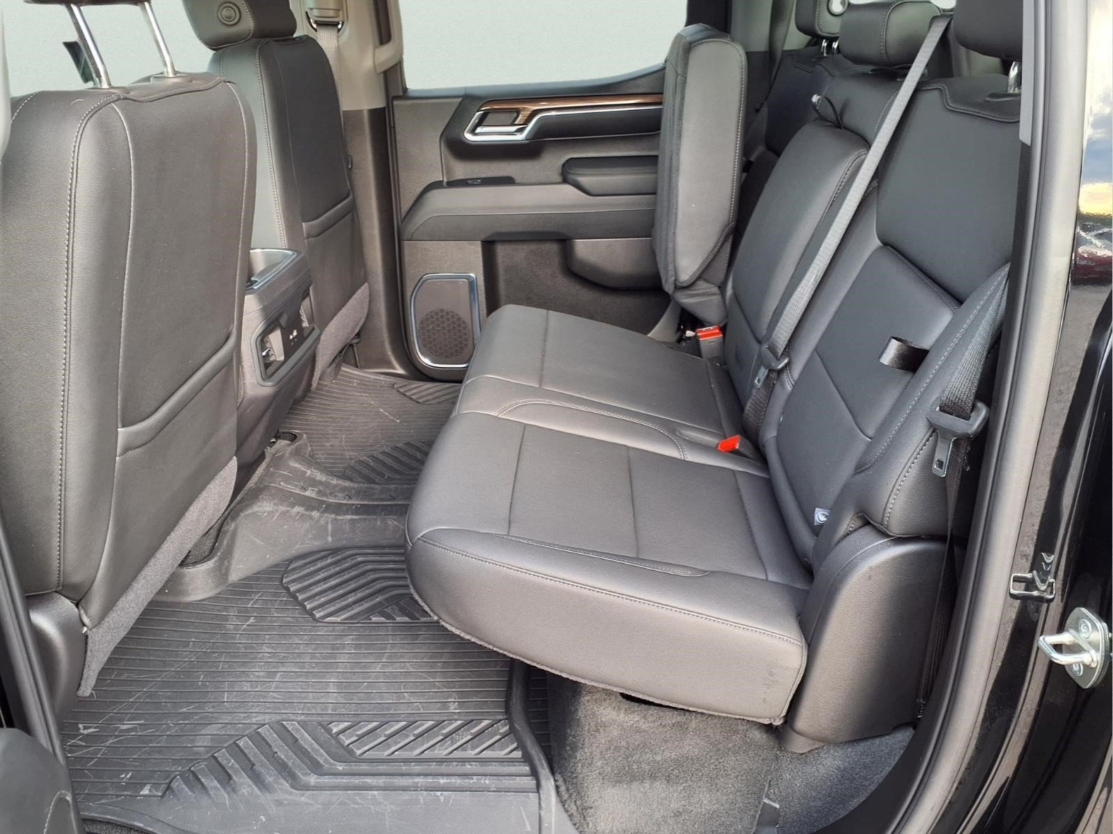 Used 2024 Chevrolet Silverado 1500 LT Trail Boss w/ Convenience Package II AWD/4WD image 23