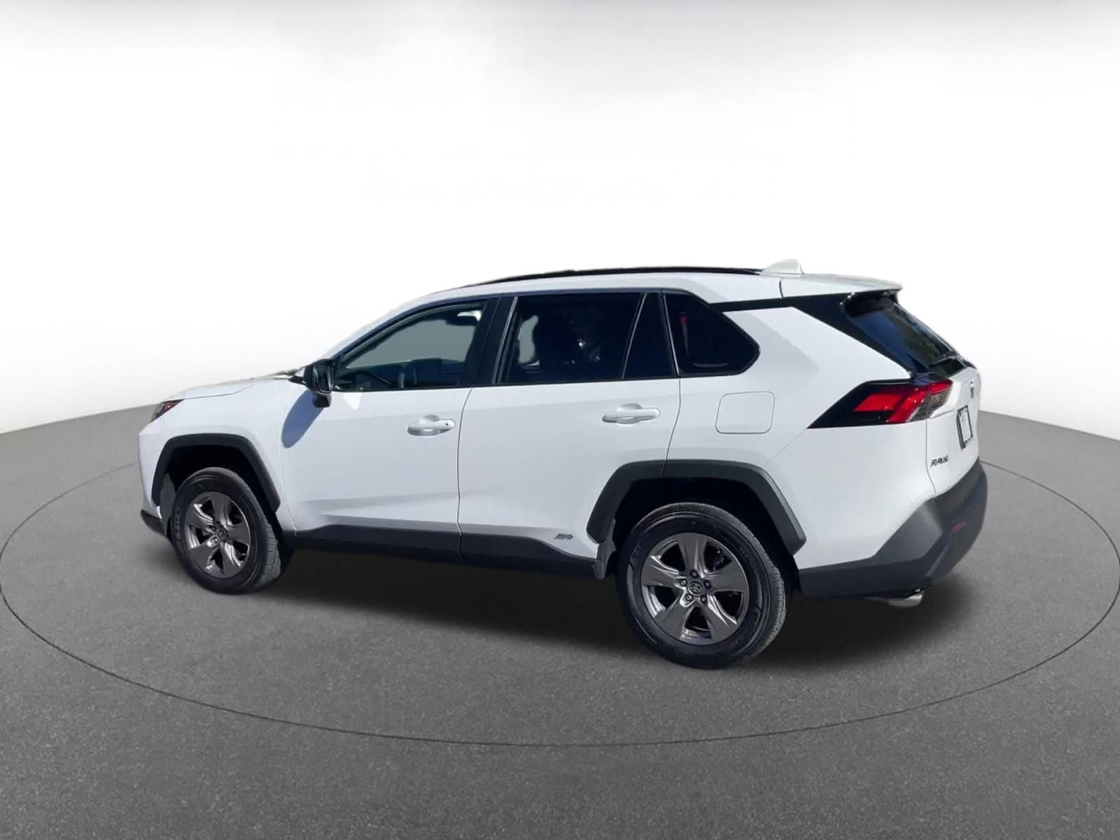 Used 2025 Toyota RAV4 LE image 10