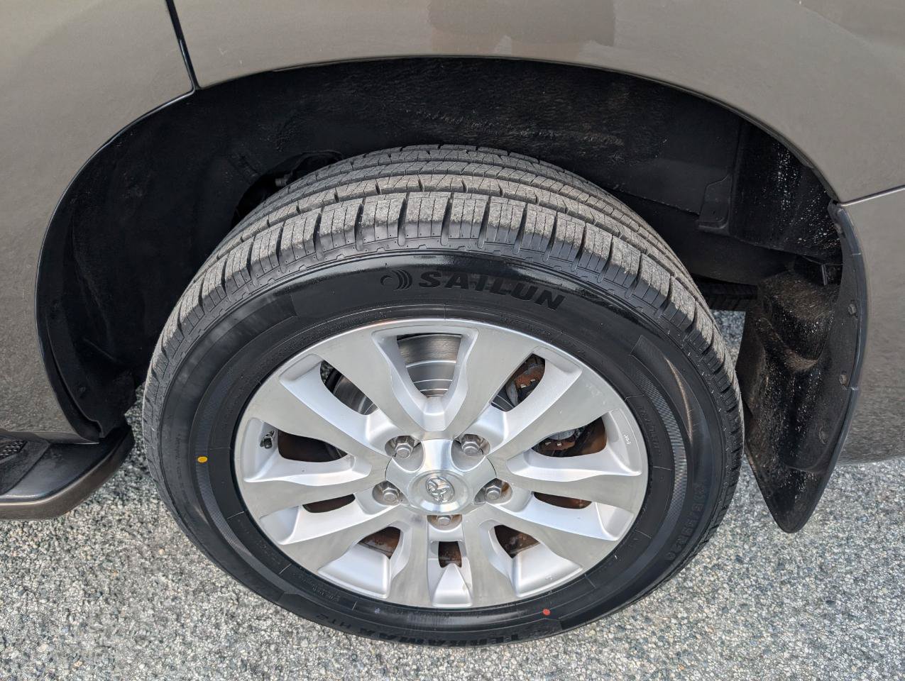 Used 2014 Toyota Sequoia Platinum AWD/4WD image 10