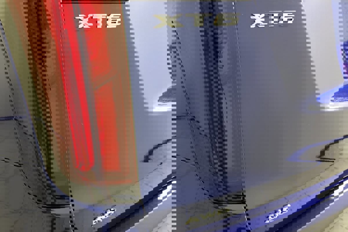 Used 2025 Cadillac XT6 Premium Luxury image 46