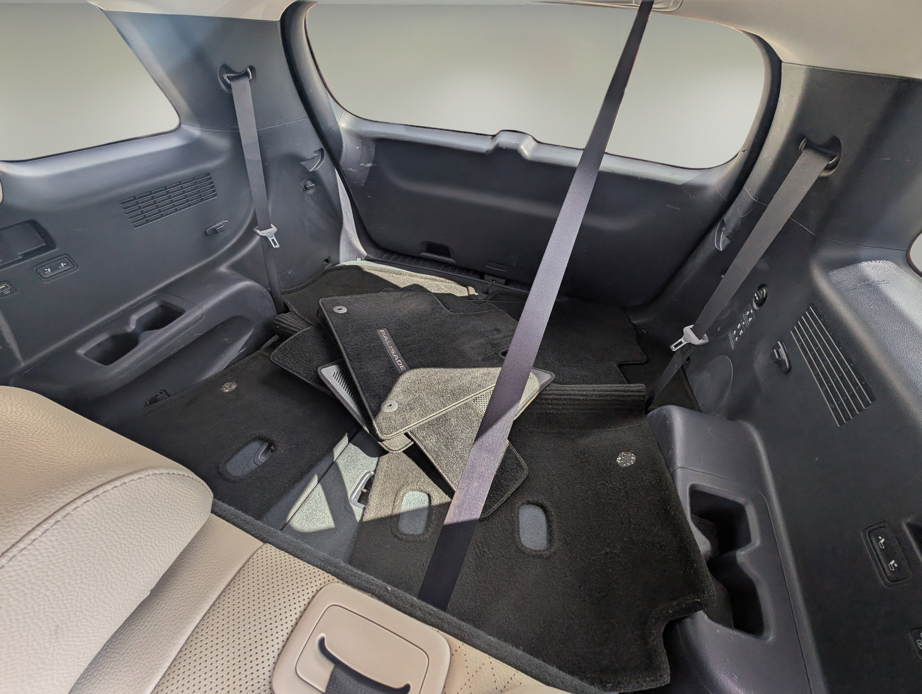 Used 2021 Hyundai Palisade SEL w/ Cargo Package FWD image 12