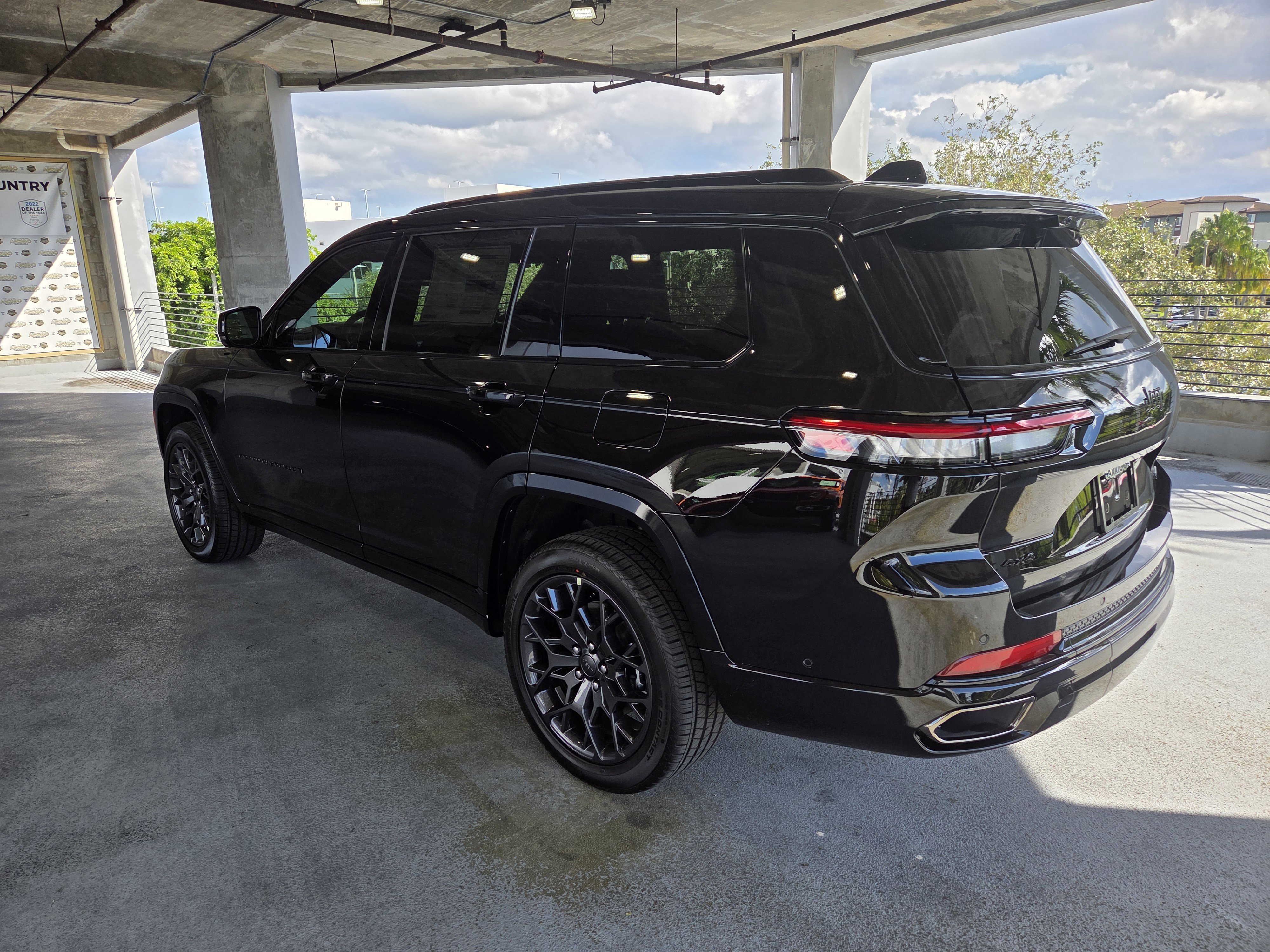 New 2025 Jeep Grand Cherokee L Summit AWD/4WD image 7