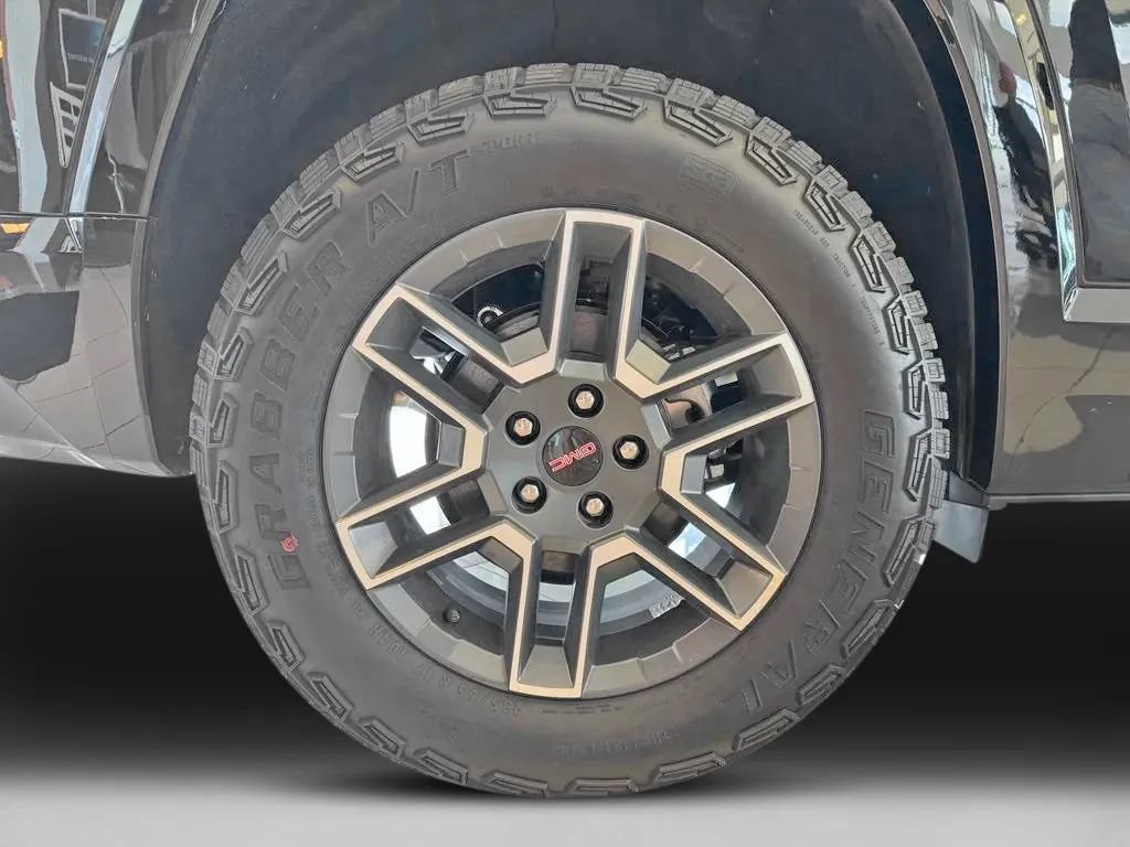 New 2027 GMC Terrain AT4 w/ Technology Package II AWD/4WD image 30