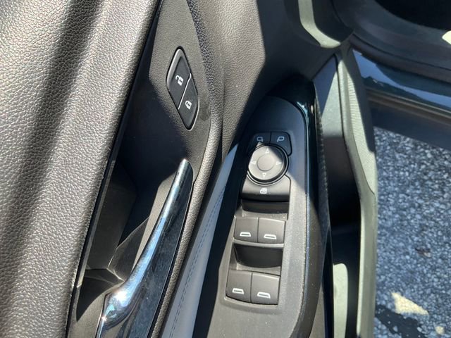 Used 2025 Chevrolet Trax LT w/ Sunroof Package image 7