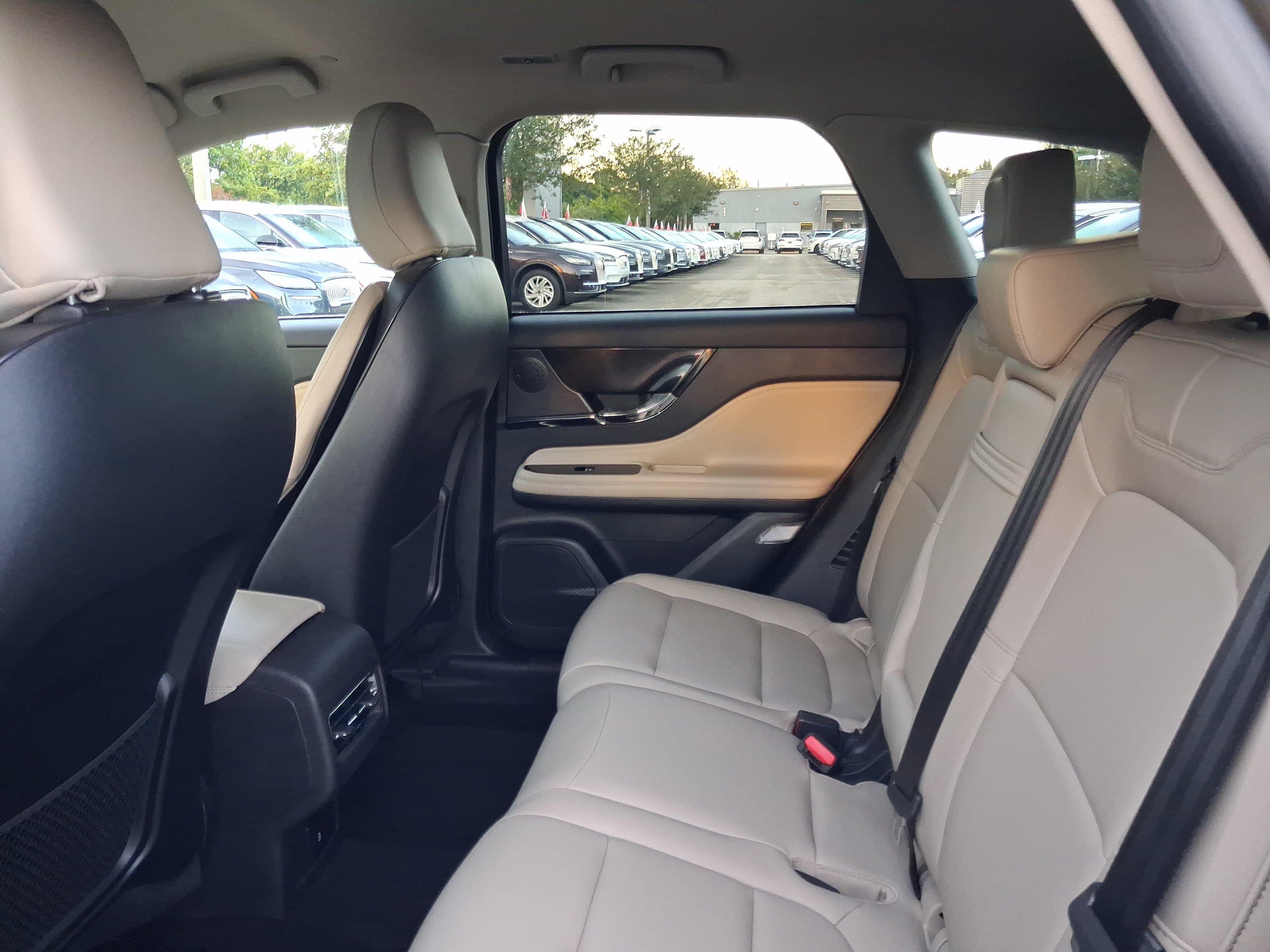 Certified 2025 Lincoln Corsair FWD image 6