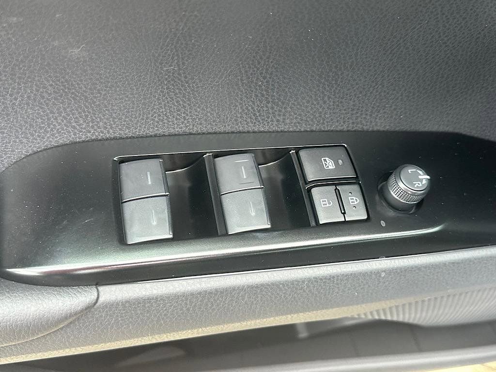 New 2026 Toyota Camry SE w/ Convenience Package image 12