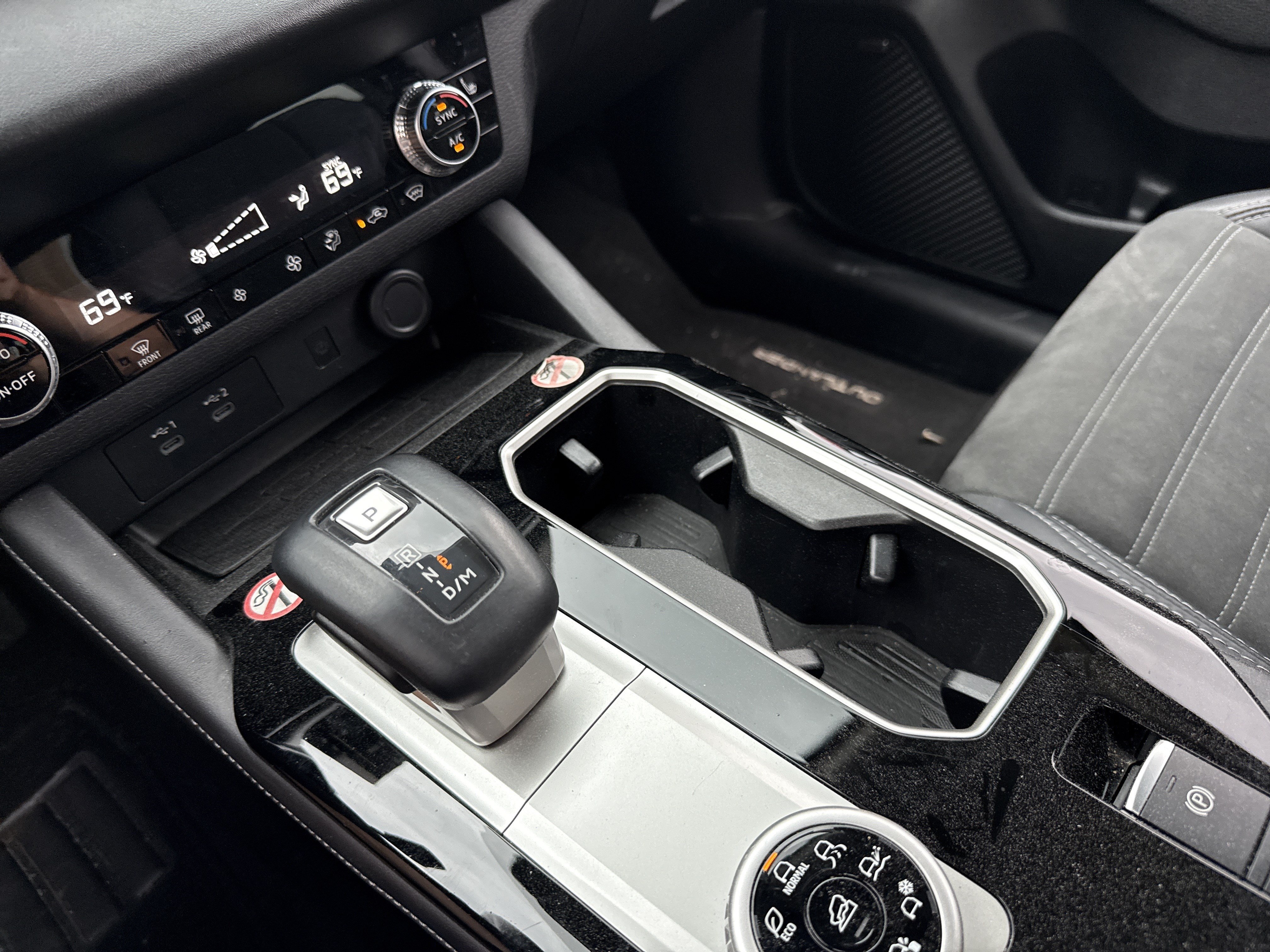 Used 2025 Mitsubishi Outlander SE AWD/4WD image 6
