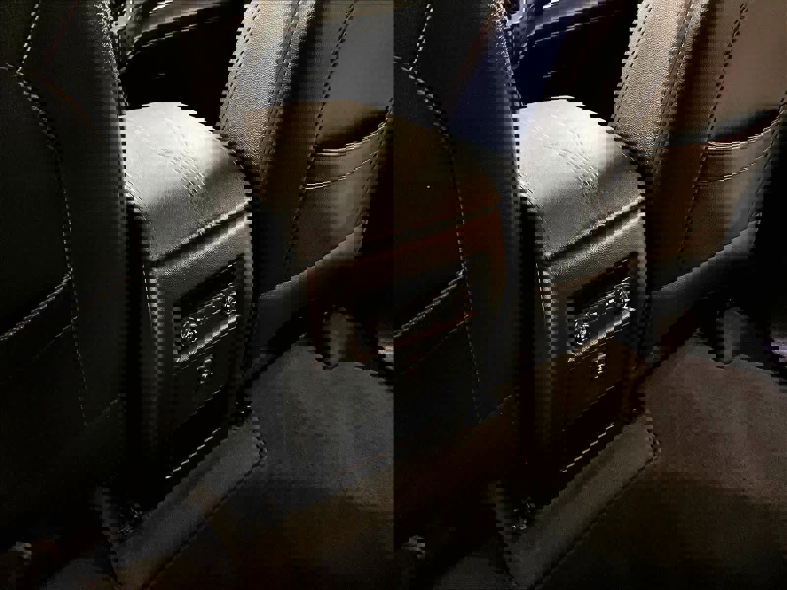 Used 2023 Chevrolet Traverse LT image 29