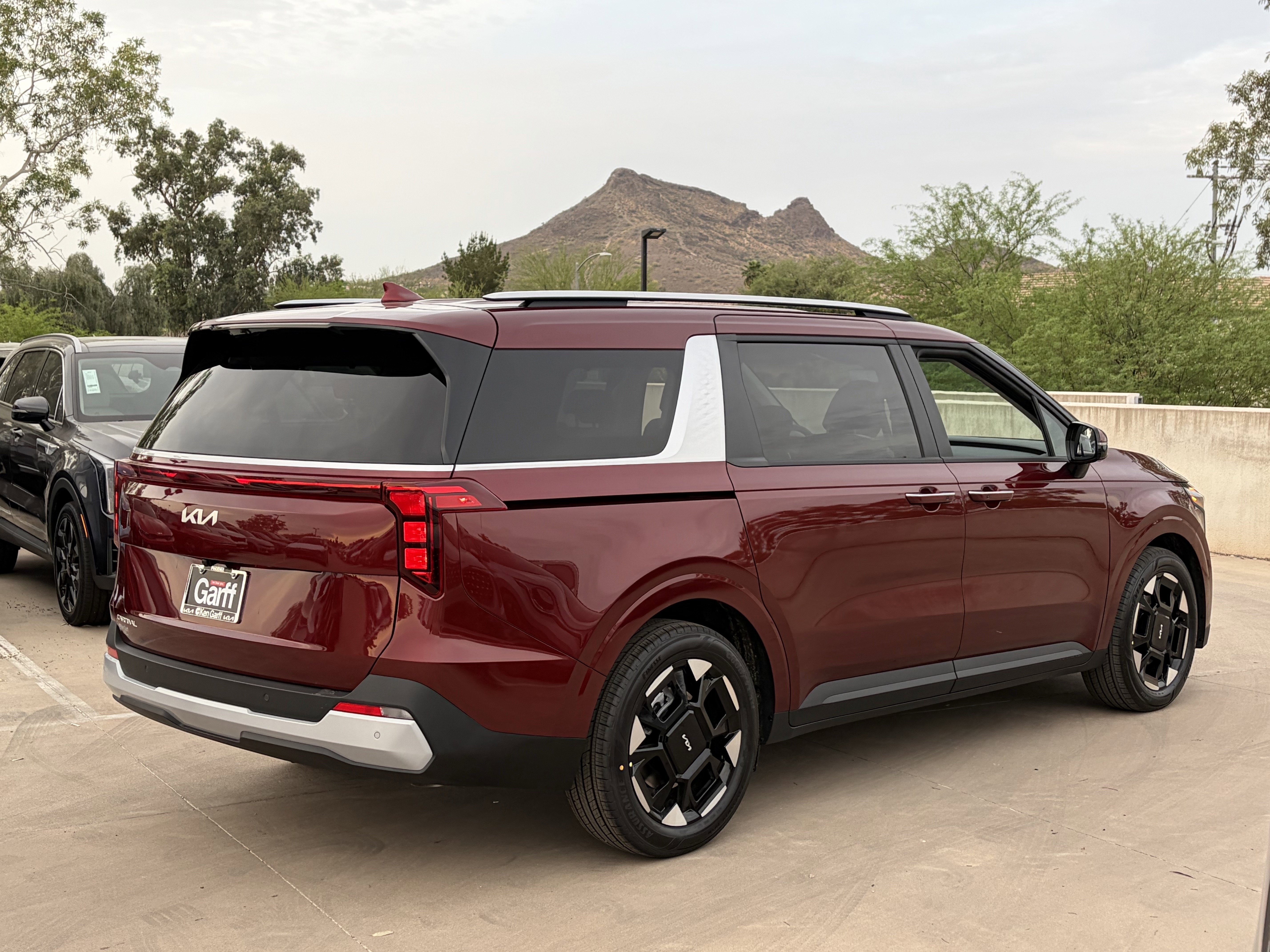 New 2026 Kia Carnival EX image 4